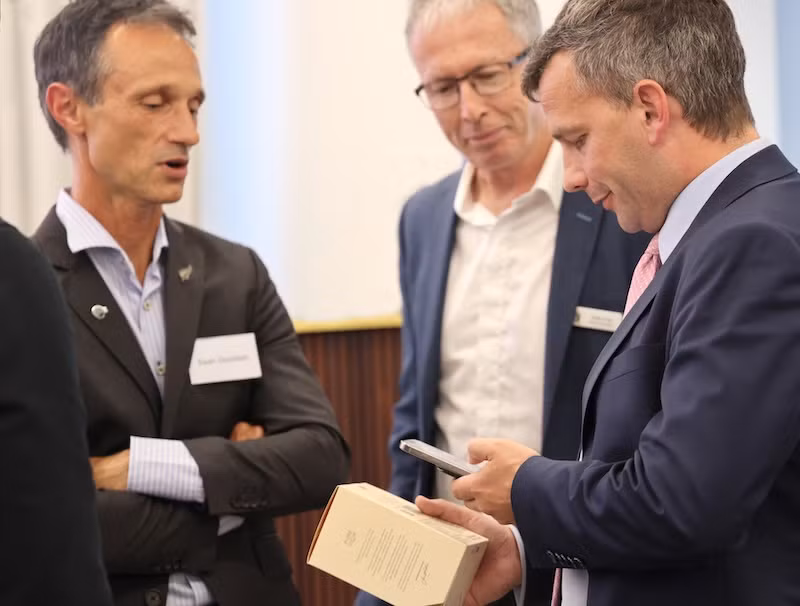 Digital labelling key topic discussed with Hon David Seymour, Minister of Regulation at BIF NZ and GS1 NZ event